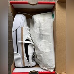 Nike Women’s Court Legacy Lift Sneakers